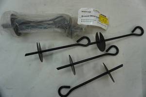 lot 148 image: Ground Blind Auger Stakes 8ct