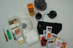 lot 17 image: Gun accessory lot
