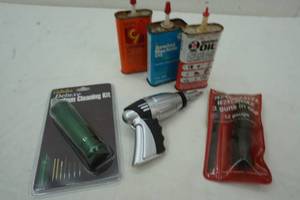lot 20 image: Handgun Cleaning Kit & Tool Shop multi tip screwdriver