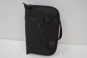 lot 23 image: Uncle Mikes pistol case