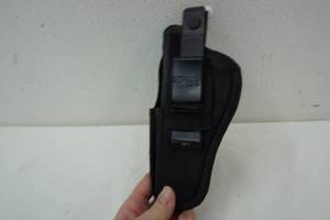lot 26 image: Uncle Mikes size 5 handgun holder 8