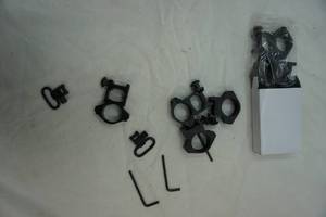 lot 44 image: Lot of scope mounts