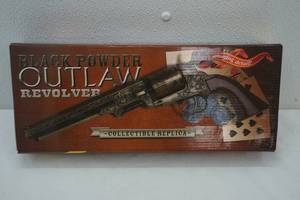 lot 94 image: Black powder Outlaw revolver display figure
