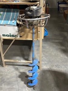 lot 34 image: Ice Auger