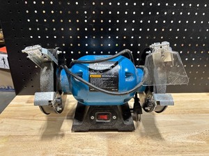 lot 35 image: Bench Grinder
