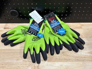 lot 12 image: Gloves