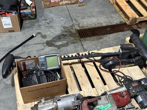 lot 22 image: Minn Kota Trolling Motor Lowrance Fish Finder