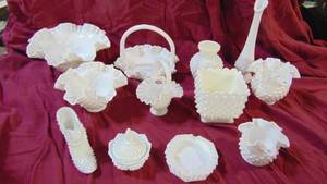 lot 4 image: 12- Fenton Hobnail Pieces