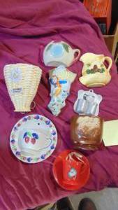 lot 9 image: 8-Assorted Wall Pockets