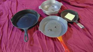 lot 10 image: Lot of Cast Iron Pans-Griswald, Wagner Ware