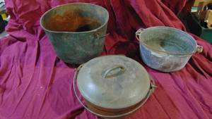 lot 23 image: Lot of Kettles and Pots
