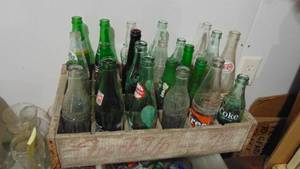 lot 25 image: Pop Bottle Crate and Bottles