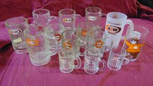 lot 26 image: Lot of 14 A&W Mugs