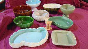 lot 28 image: 10 Pieces of Pottery. Most are Hanger