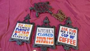 lot 39 image: Lot of Kitchen Trivets