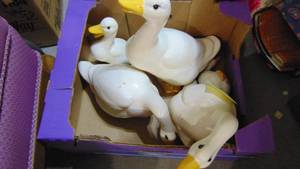 lot 44 image: Lot of Ceramic Ducks