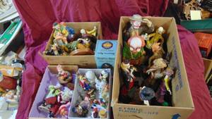 lot 46 image: 4 Boxes of Clown Figures