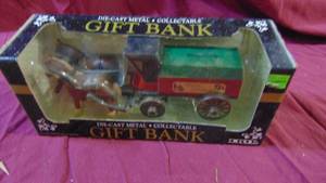 lot 62 image: Ertl Horse Bank