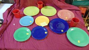 lot 70 image: Misc Fiesta Pieces