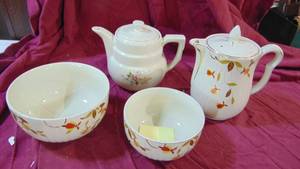 lot 78 image: 3 Pieces of Jeiw Tea and Coffee Pot- Some Asis