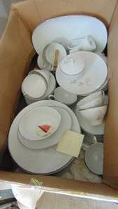 lot 82 image: Norika China Set