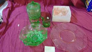 lot 92 image: Depression Glass Lot- Some Uranium Glass