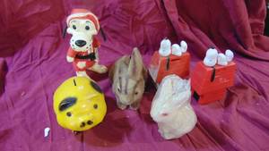 lot 107 image: Vintage Banks Lot