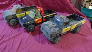 lot 117 image: 3-Tonka Trucks