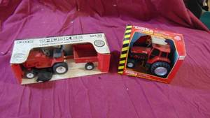 lot 121 image: Ertl Huskee Lawn Tractor, Trailer and Tonka Tractor