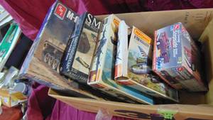 lot 122 image: Box of Plastic Models