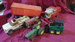 lot 128 image: Misc Metal Toy Trucks and Tractors