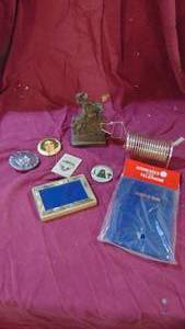 lot 147 image: Misc Vintage Lot
