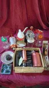 lot 160 image: Vintage Kitchen Items