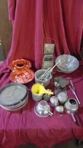 lot 163 image: Misc Kitchen Items