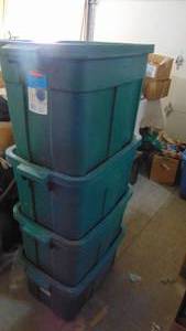 lot 179 image: 4 Rubbermaid Totes- 1 asis on the top