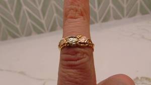 lot 1A image: 12K Black Hills Gold Ring