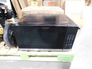 lot 152 image: Frigidaire 24 in. 2.2 cu ft Electric Built-In Microwave in Stainless Steel with Sensor Cook