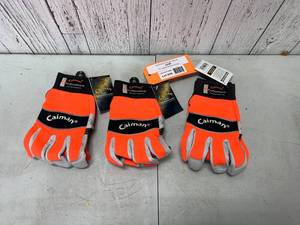 lot 246 image: Caiman Hi-Viz Mechanics Gloves