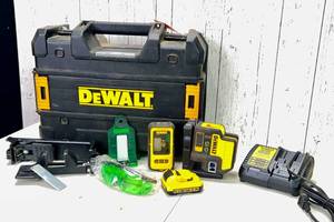 lot 27 image: DeWalt 12V MAX Laser Level, 5 Spot Laser and Cross Line Laser Kit