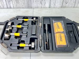 lot 230 image: Dewalt Hole Saw Kit