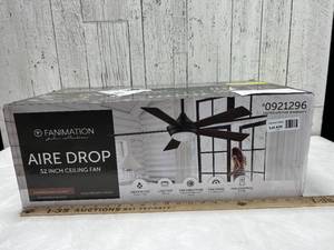 lot 428 image: 52 Ceiling Fan & Light Kit