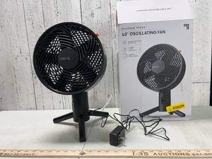 lot 406 image: 10 Oscillating Desk Fan