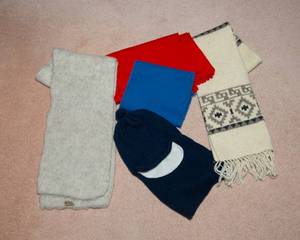 lot 17 image: Scarves - Wool