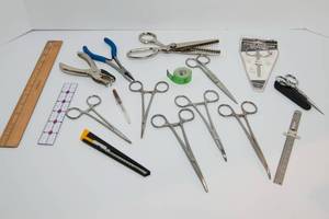 lot 49 image: Sewing Tools #3 - 17 Pieces