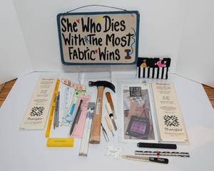 lot 61 image: Miscellaneous SewingQuilting Supplies