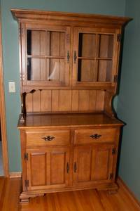lot 99 image: Solid Maple Hutch