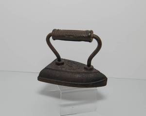 lot 102 image: Antique Iron