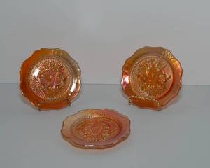 lot 103 image: Vintage Marigold Iridescent Carnival Glass Dessert Plates