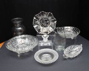 lot 123 image: 8 Pieces of Intricate Glassware and Serving Ware - Lead Crystal Toothpick Holder