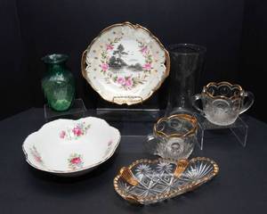 lot 135 image: 7 Pieces of Servingware - Gold Details